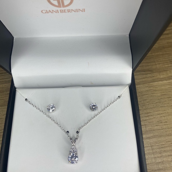 Giani Bernini Cubic Zirconia Set Necklace / Earrings - Picture 4 of 5